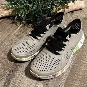 CROCS Grey Crocs Literide Neo Graff Pacer Sneaker Water Shoe Boys (Men’s Size 4)